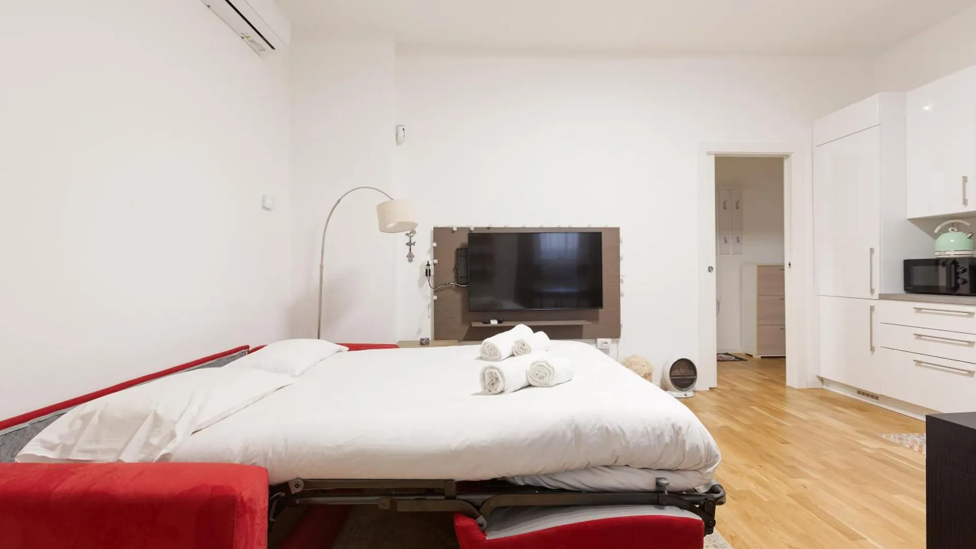 Darsena Navigli & Porta Genova M2 - Modern Apt! Apartment Milan Italy